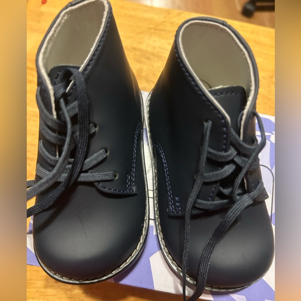 Josmo Infant walking shoe. Size 4.5 Navy Blue. Like new slightly worn